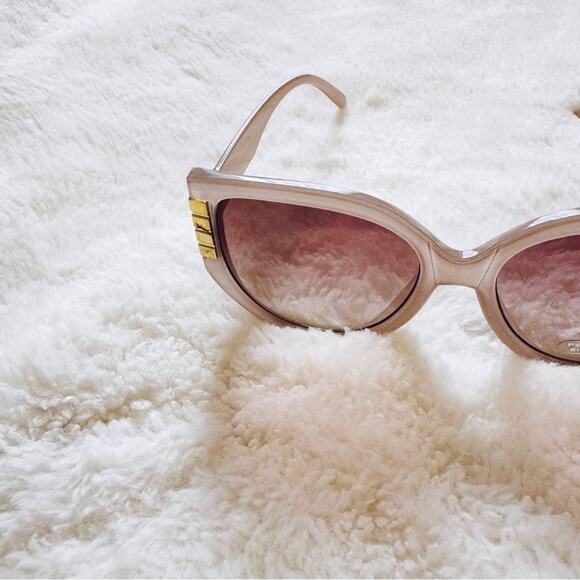 Rosy Light Gray Cat Eye Oversized Sunglasses - Picture 3 of 11